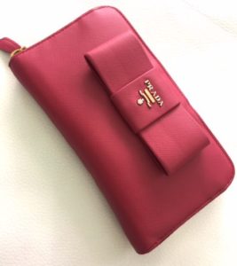 PRADA（プラダ）革長財布　修理後