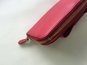 PRADA（プラダ）革長財布　修理後