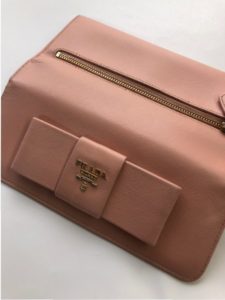 PRADA（プラダ）革長財布　修理後