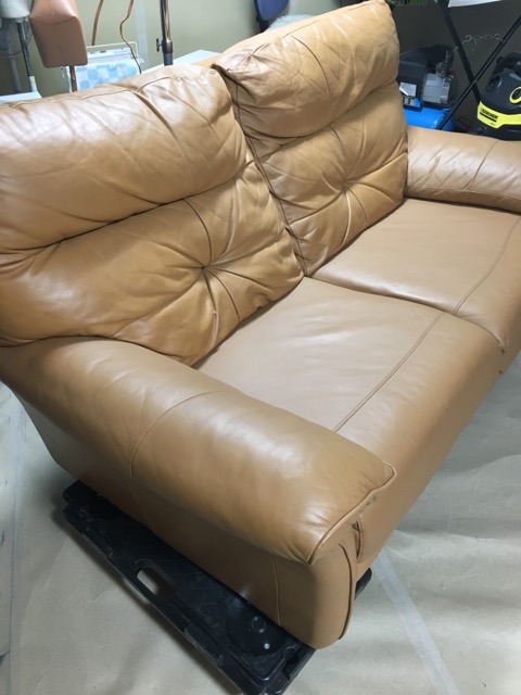 合成皮革ソファー　修理後