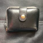 IL BISONTE(イル ビゾンテ)二つ折り財布を黒色にカラーチェンジ