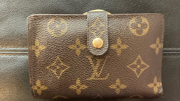 LOUIS VUITTON(ルイヴィトン)モノグラム小銭入れの内側の剥がれ補修革・皮革製品の修理、補修（リペア）工房 皮革屋（ひかくや）八王子 ブログ